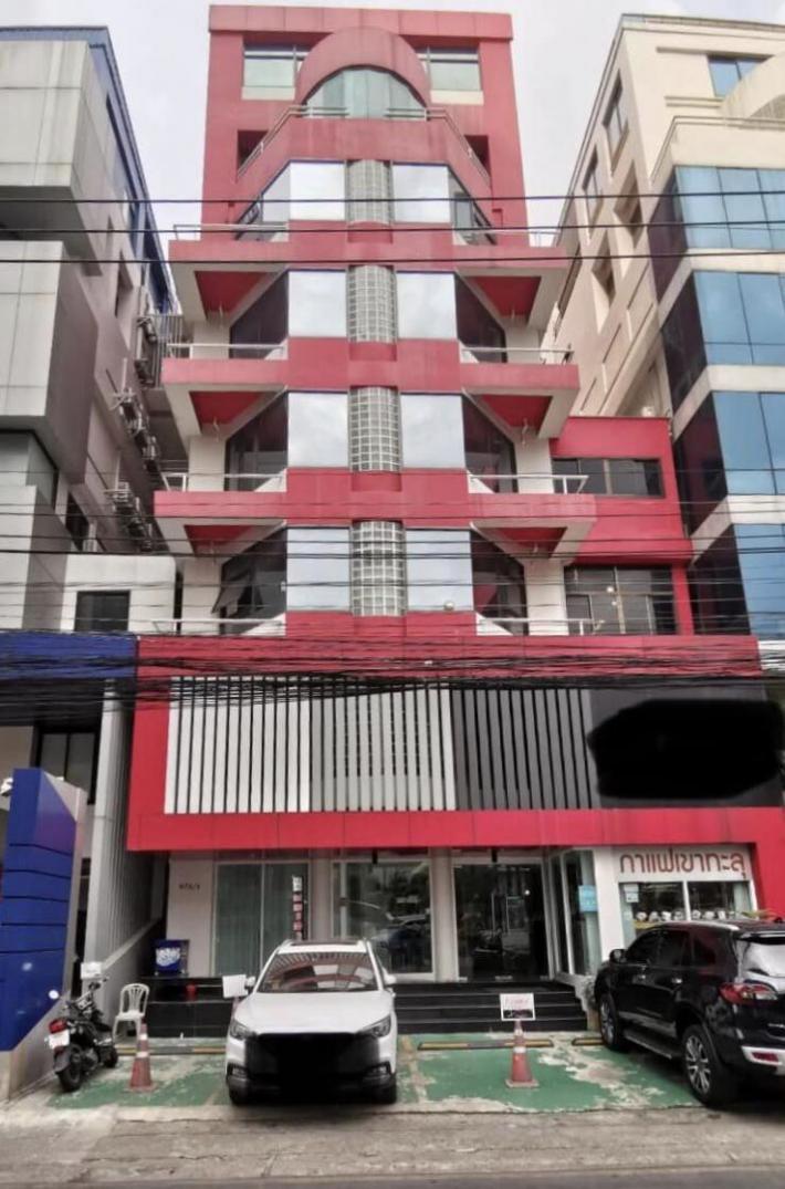 ขายอาคารสำนักงาน 8 ชั้น ใกล้โรงพยาบาลพระราม9 รวมพื้นที่ใช้สอย 1,400-1,600 ตร.ม จอดรถด้านหน้าตึก 5 คัน ใกล้ MRT พระราม9