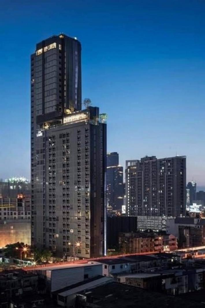 THE LINE Asoke-Ratchada is a 38-storey high rise condo near MRT Rama 9