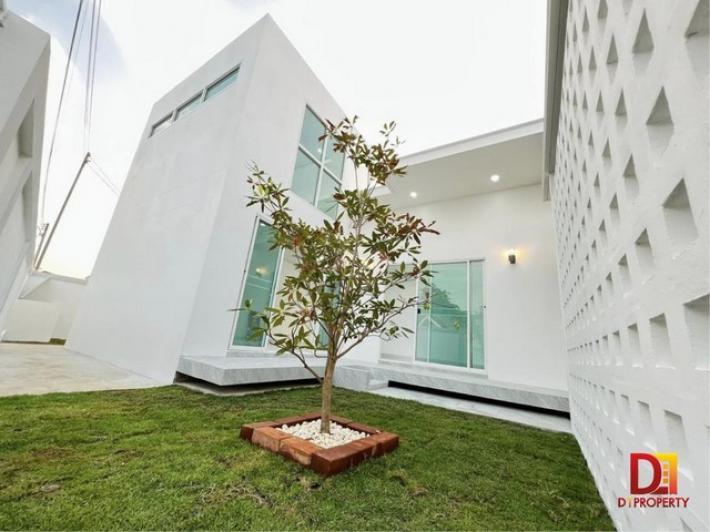 ขายบ้านเดี่ยวสร้างใหม่สไตล์โมเดิร์นสีขาว  โซนหางตงใกล้โรงเรียนนานาชาติ